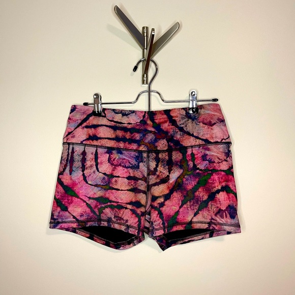 Fleo Pants - Fleo Ruby Ring Power High Rise 4” Inseam Shorts